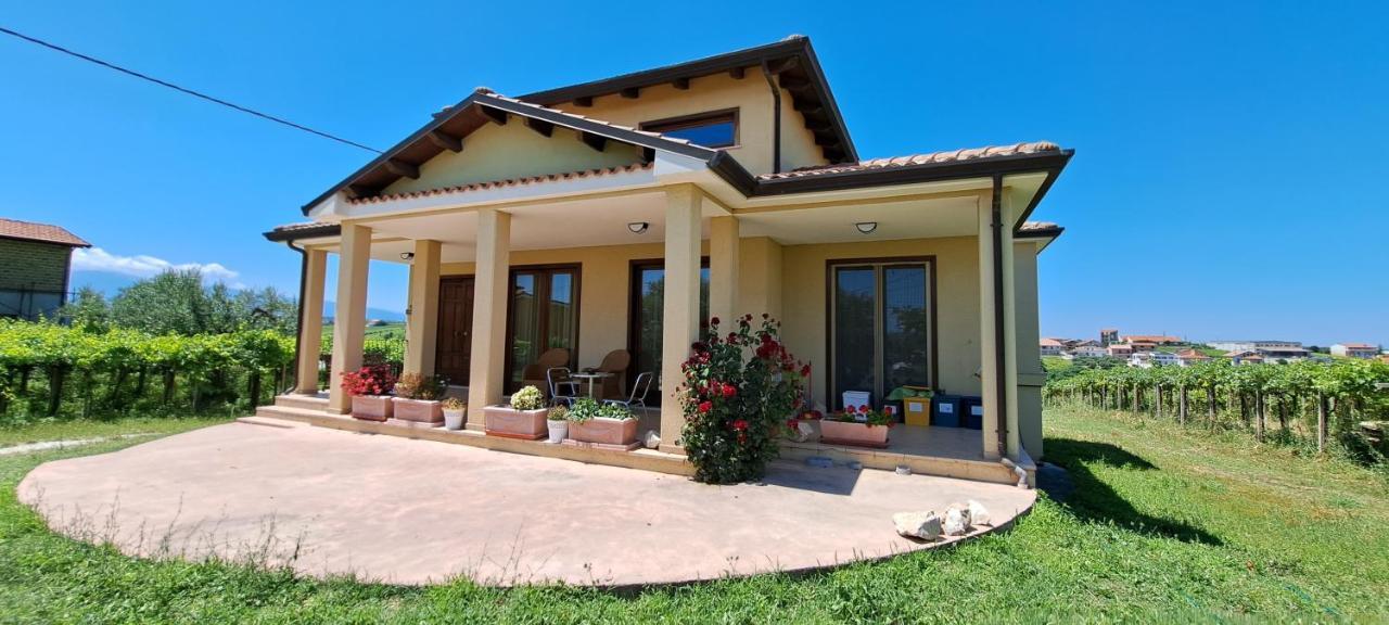 B & B Le Tre Rose Tollo Dış mekan fotoğraf